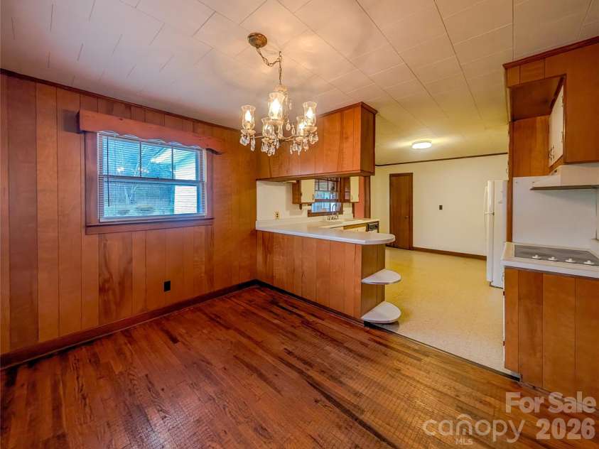 165 Cattail Creek Road, Burnsville, NC 28714.  MLS# CAR4298888, YatesRealty ID 16473. 