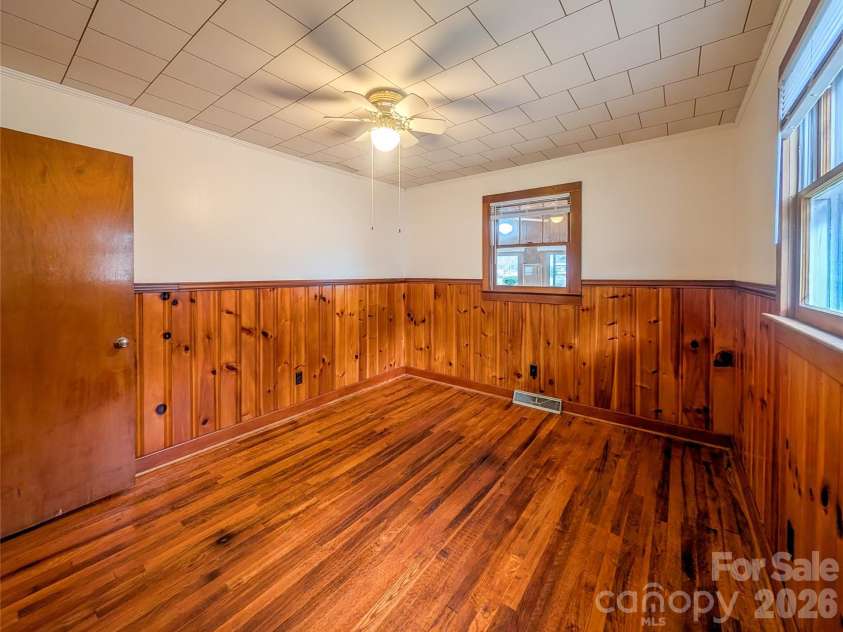 165 Cattail Creek Road, Burnsville, NC 28714.  MLS# CAR4298888, YatesRealty ID 16473. 