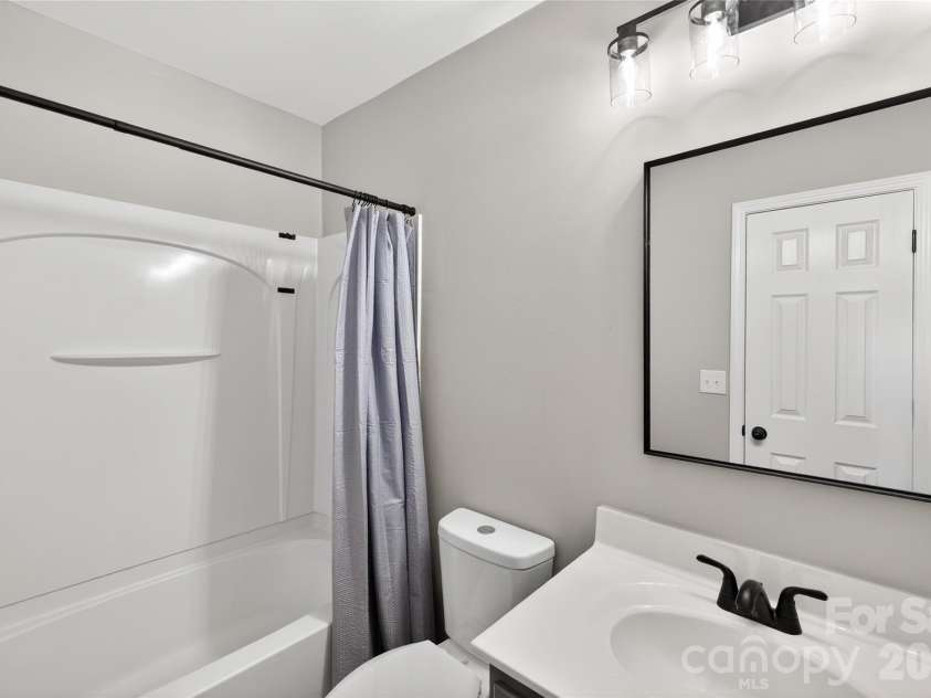 109 Delargy Circle, Mooresville, NC 28117.  MLS# CAR4361437, YatesRealty ID 16475. 