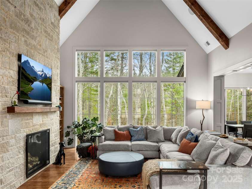 205 Kelmscott Lane, Asheville, NC 28803.  MLS# CAR4232680, YatesRealty ID 16476. 