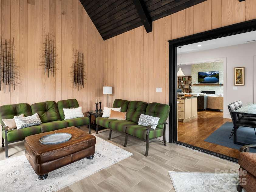 205 Kelmscott Lane, Asheville, NC 28803.  MLS# CAR4232680, YatesRealty ID 16476. 