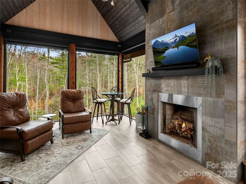 205 Kelmscott Lane, Asheville, NC 28803.  MLS# CAR4232680, YatesRealty ID 16476. 