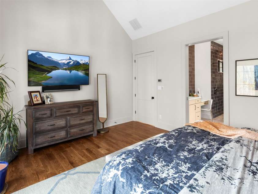 205 Kelmscott Lane, Asheville, NC 28803.  MLS# CAR4232680, YatesRealty ID 16476. 