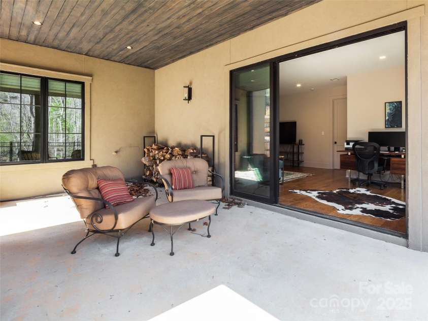 205 Kelmscott Lane, Asheville, NC 28803.  MLS# CAR4232680, YatesRealty ID 16476. 