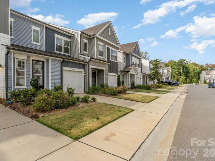 9029 Widden Way, Charlotte, NC 28269.  MLS# CAR4307249, YatesRealty ID 16476. 