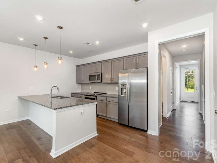 9029 Widden Way, Charlotte, NC 28269.  MLS# CAR4307249, YatesRealty ID 16476. Kitchen