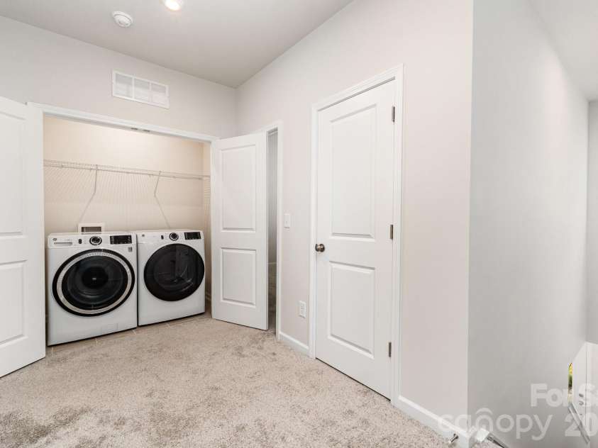 9029 Widden Way, Charlotte, NC 28269.  MLS# CAR4307249, YatesRealty ID 16476. Laundry room