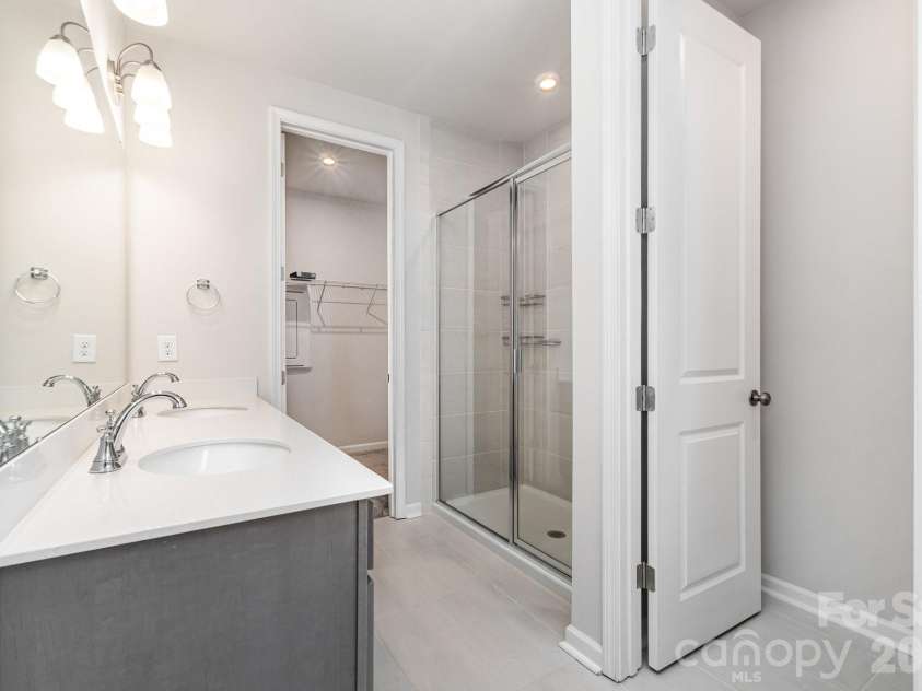9029 Widden Way, Charlotte, NC 28269.  MLS# CAR4307249, YatesRealty ID 16476. Primary Bathroom