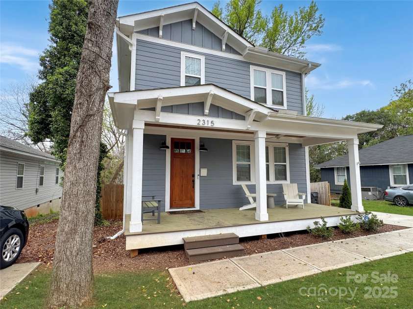 2315 Dundeen Street, Charlotte, NC 28216.  MLS# CAR4243951, YatesRealty ID 16477. 