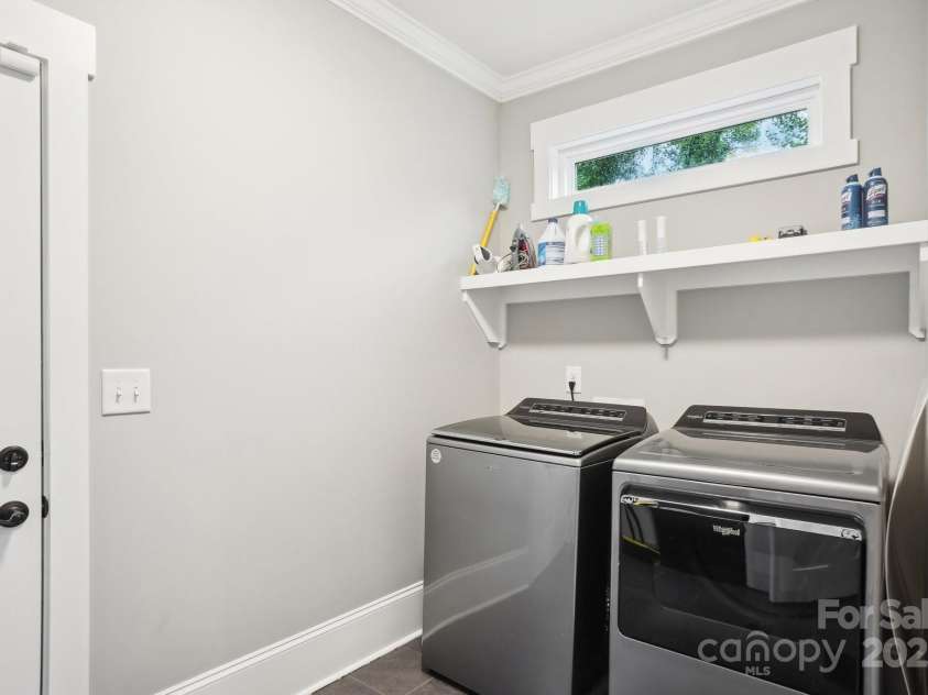 2315 Dundeen Street, Charlotte, NC 28216.  MLS# CAR4243951, YatesRealty ID 16477. 