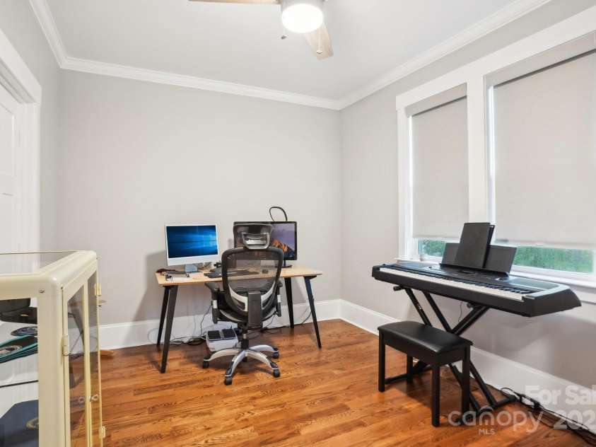 2315 Dundeen Street, Charlotte, NC 28216.  MLS# CAR4243951, YatesRealty ID 16477. 