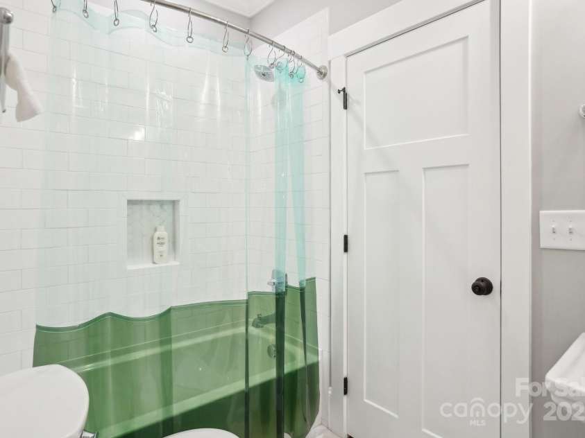 2315 Dundeen Street, Charlotte, NC 28216.  MLS# CAR4243951, YatesRealty ID 16477. 