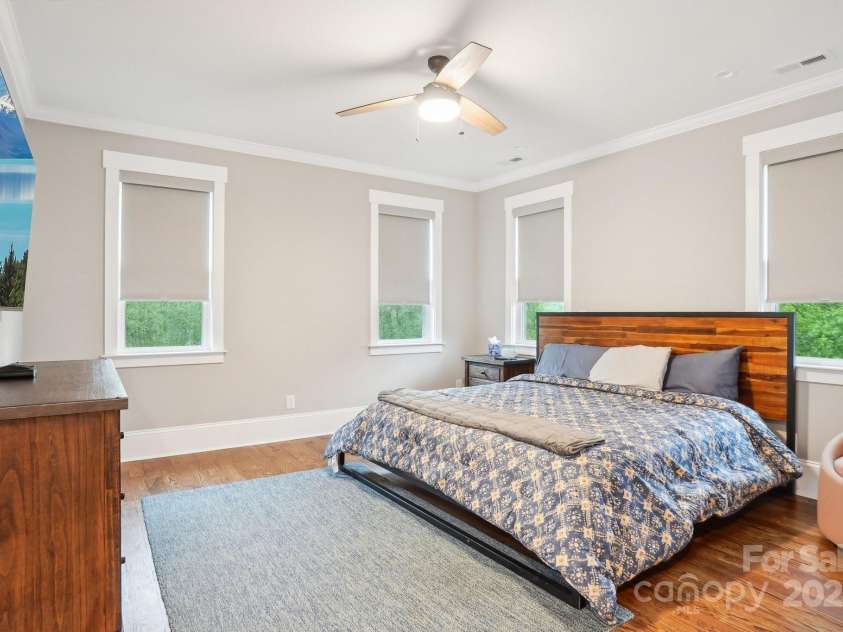 2315 Dundeen Street, Charlotte, NC 28216.  MLS# CAR4243951, YatesRealty ID 16477. 