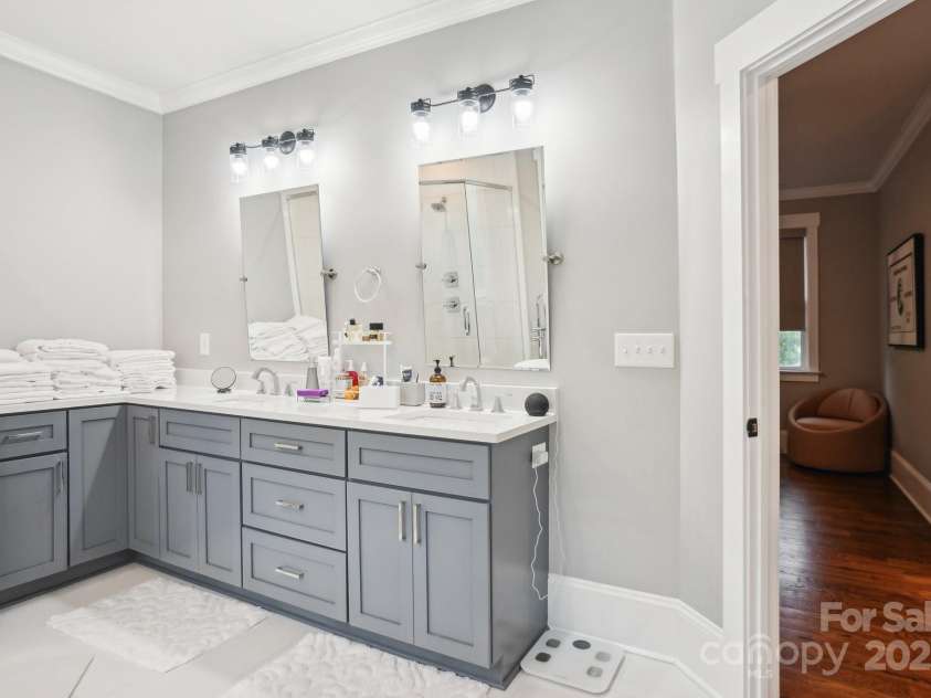 2315 Dundeen Street, Charlotte, NC 28216.  MLS# CAR4243951, YatesRealty ID 16477. 
