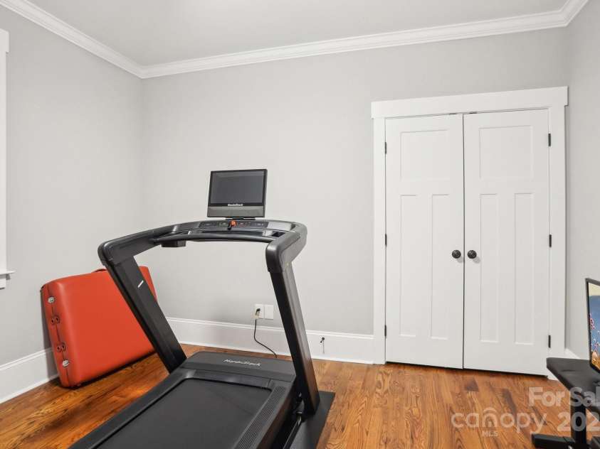 2315 Dundeen Street, Charlotte, NC 28216.  MLS# CAR4243951, YatesRealty ID 16477. 