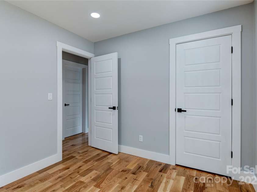 374 Mills Gap Road, Asheville, NC 28803.  MLS# CAR4259084, YatesRealty ID 16478. 