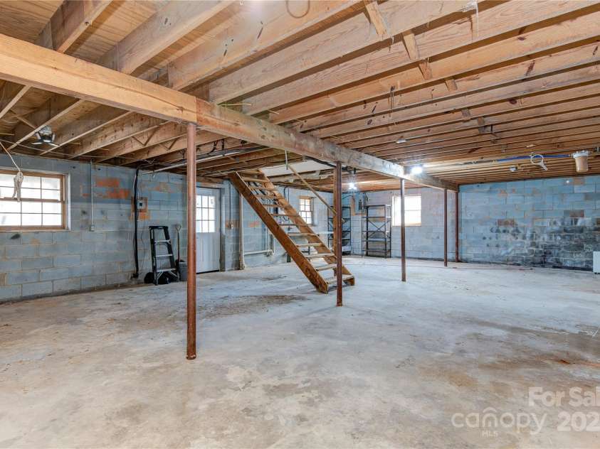 374 Mills Gap Road, Asheville, NC 28803.  MLS# CAR4259084, YatesRealty ID 16478. 