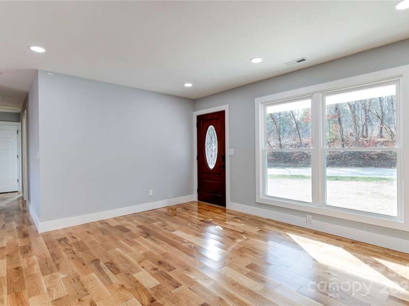 374 Mills Gap Road, Asheville, NC 28803.  MLS# CAR4259084, YatesRealty ID 16478. 