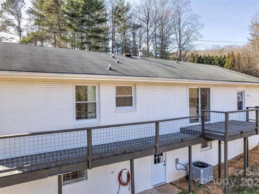 374 Mills Gap Road, Asheville, NC 28803.  MLS# CAR4259084, YatesRealty ID 16478. 