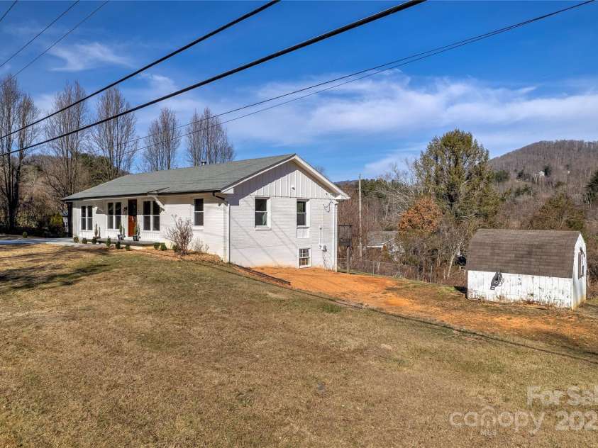 374 Mills Gap Road, Asheville, NC 28803.  MLS# CAR4259084, YatesRealty ID 16478. 