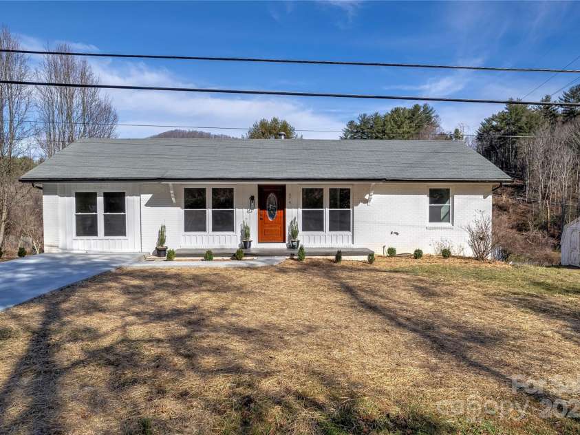 374 Mills Gap Road, Asheville, NC 28803.  MLS# CAR4259084, YatesRealty ID 16478. 