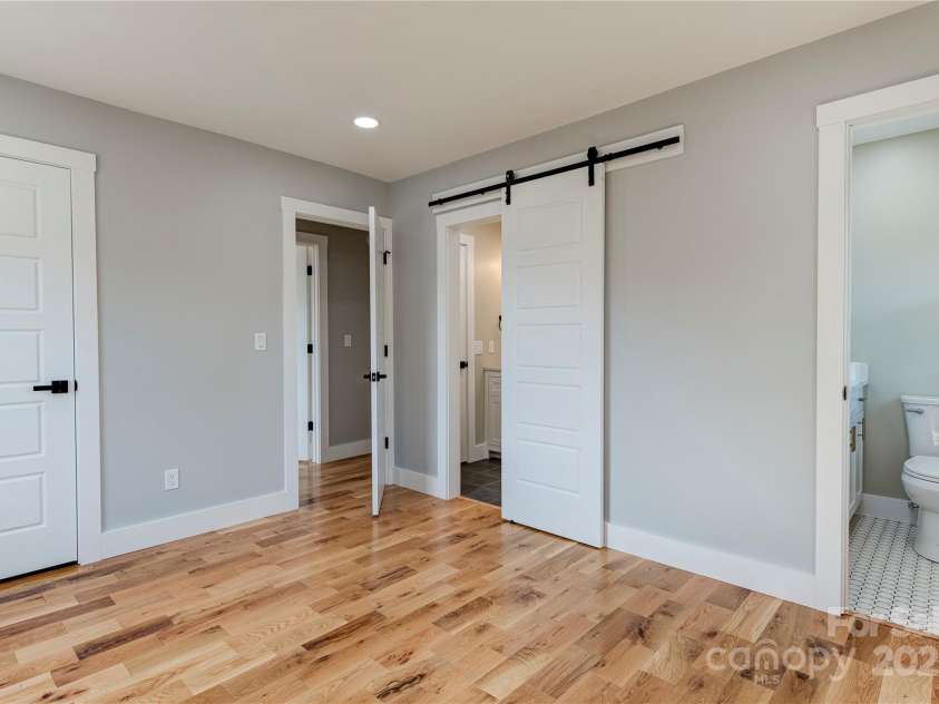 374 Mills Gap Road, Asheville, NC 28803.  MLS# CAR4259084, YatesRealty ID 16478. 