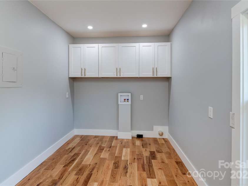 374 Mills Gap Road, Asheville, NC 28803.  MLS# CAR4259084, YatesRealty ID 16478. 