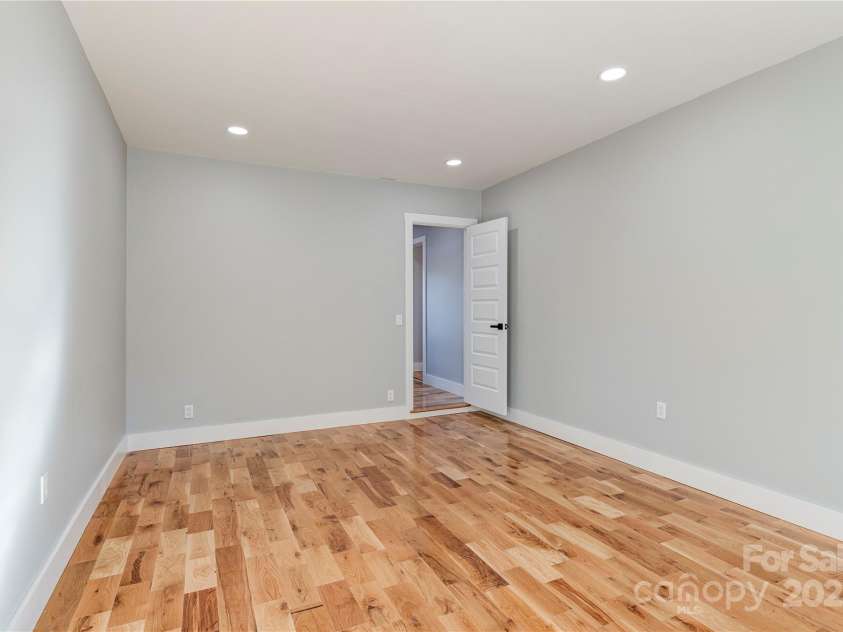 374 Mills Gap Road, Asheville, NC 28803.  MLS# CAR4259084, YatesRealty ID 16478. 