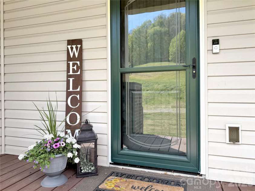 4 Matheny Acres Drive, Waynesville, NC 28786.  MLS# CAR4371766, YatesRealty ID 16478. Entry