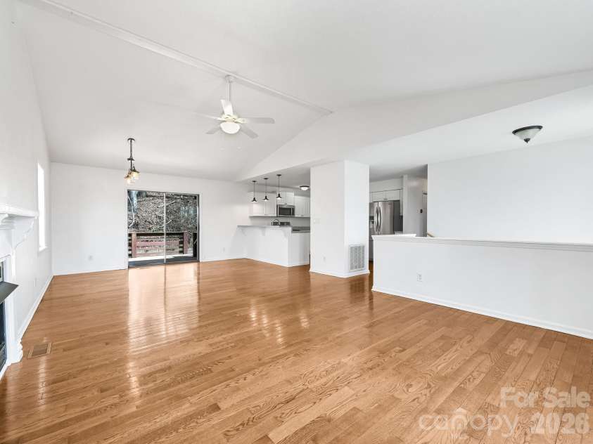 15 Forest Run Drive, Asheville, NC 28803.  MLS# CAR4355878, YatesRealty ID 16479. 