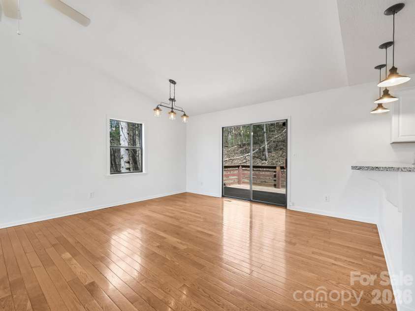 15 Forest Run Drive, Asheville, NC 28803.  MLS# CAR4355878, YatesRealty ID 16479. 