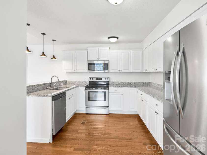 15 Forest Run Drive, Asheville, NC 28803.  MLS# CAR4355878, YatesRealty ID 16479. 