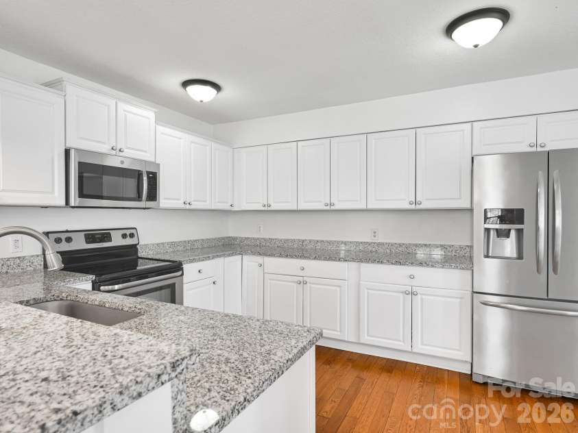 15 Forest Run Drive, Asheville, NC 28803.  MLS# CAR4355878, YatesRealty ID 16479. 
