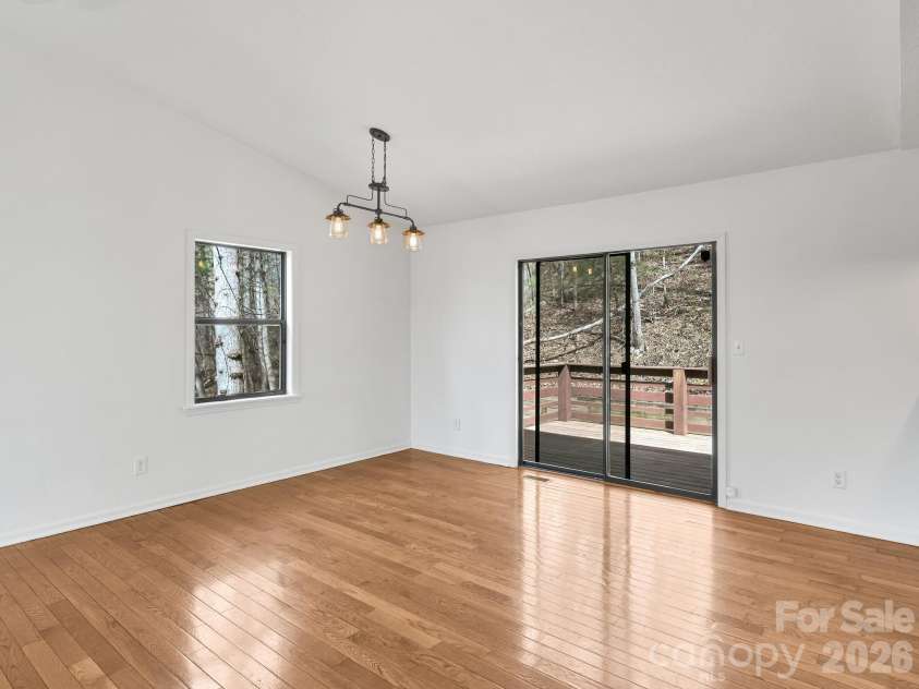 15 Forest Run Drive, Asheville, NC 28803.  MLS# CAR4355878, YatesRealty ID 16479. 