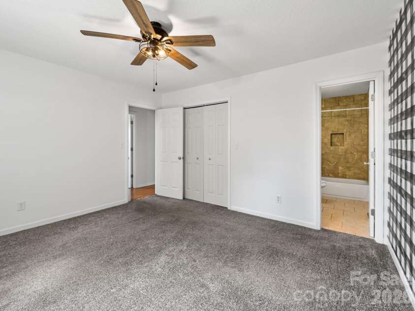 15 Forest Run Drive, Asheville, NC 28803.  MLS# CAR4355878, YatesRealty ID 16479. 
