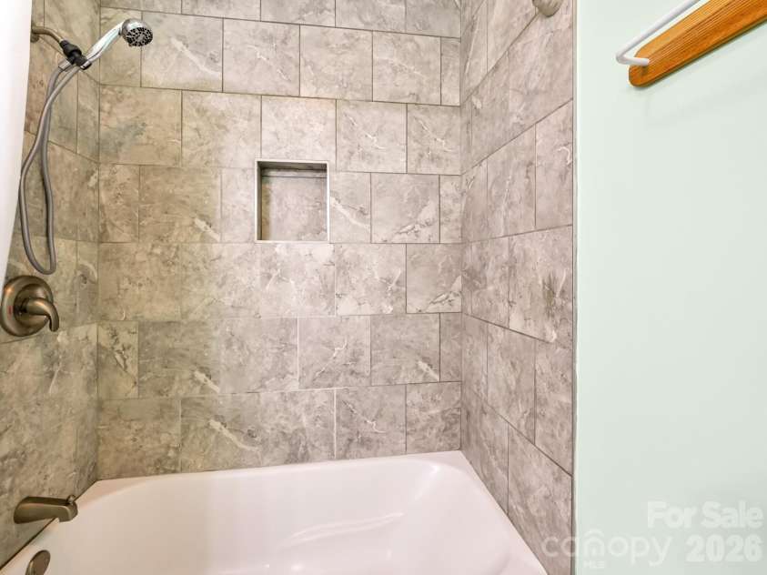 15 Forest Run Drive, Asheville, NC 28803.  MLS# CAR4355878, YatesRealty ID 16479. 