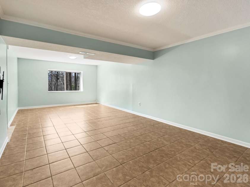 15 Forest Run Drive, Asheville, NC 28803.  MLS# CAR4355878, YatesRealty ID 16479. 