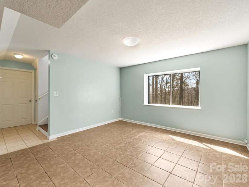 15 Forest Run Drive, Asheville, NC 28803.  MLS# CAR4355878, YatesRealty ID 16479. 