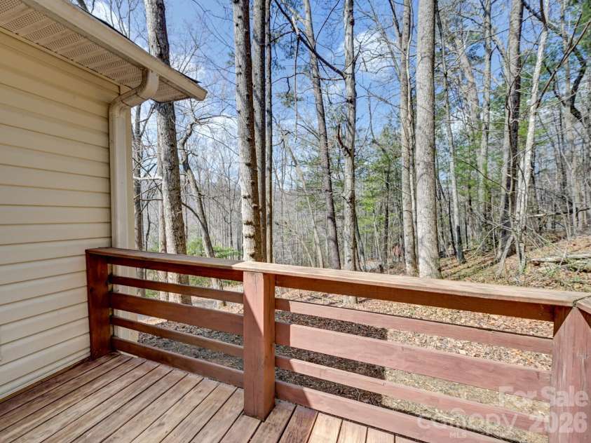 15 Forest Run Drive, Asheville, NC 28803.  MLS# CAR4355878, YatesRealty ID 16479. 