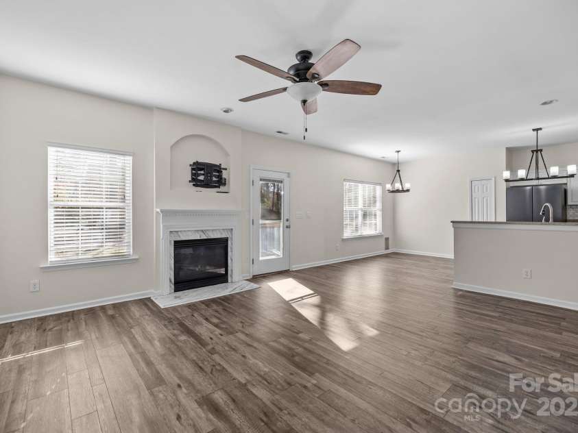 2426 Tory Oak Place, Matthews, NC 28105.  MLS# CAR4329901, YatesRealty ID 1648. 