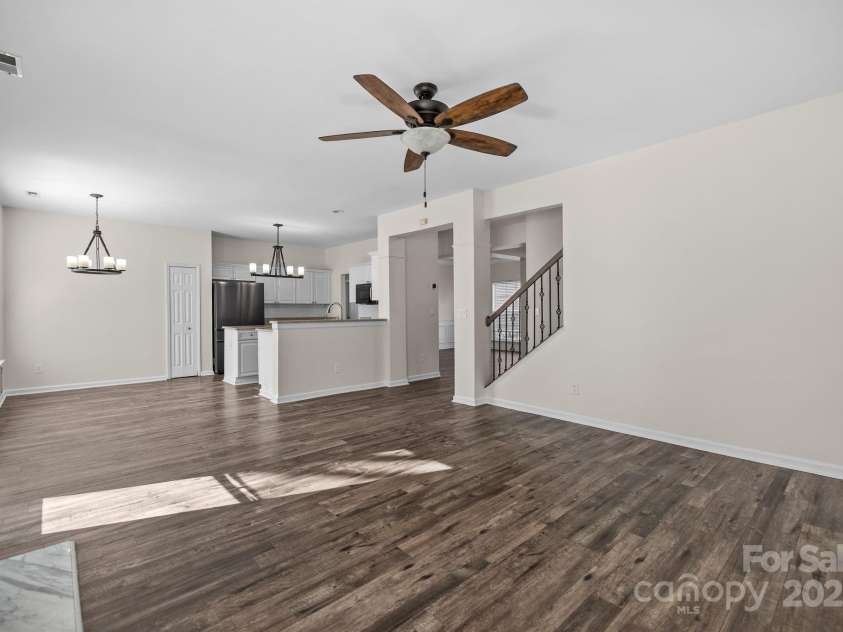 2426 Tory Oak Place, Matthews, NC 28105.  MLS# CAR4329901, YatesRealty ID 1648. 