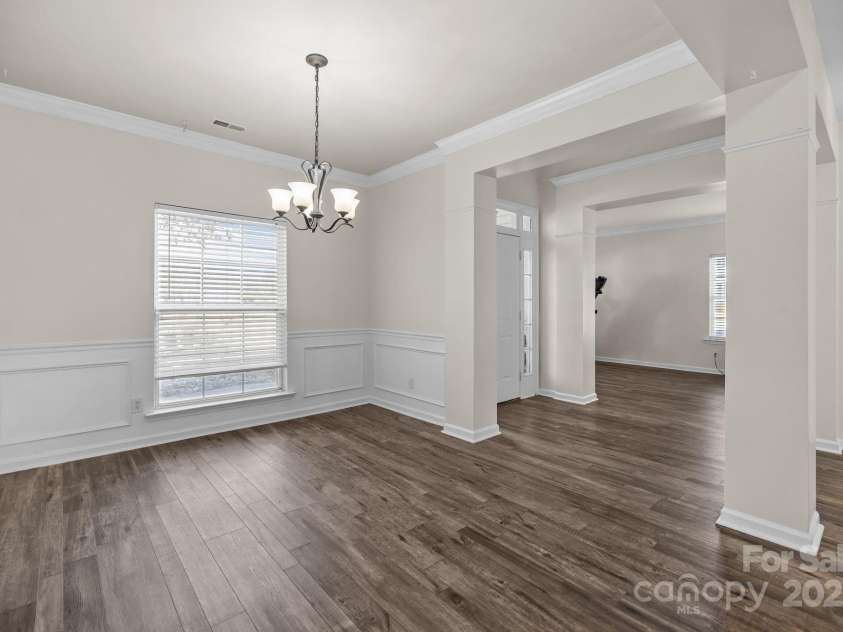 2426 Tory Oak Place, Matthews, NC 28105.  MLS# CAR4329901, YatesRealty ID 1648. Dining Room