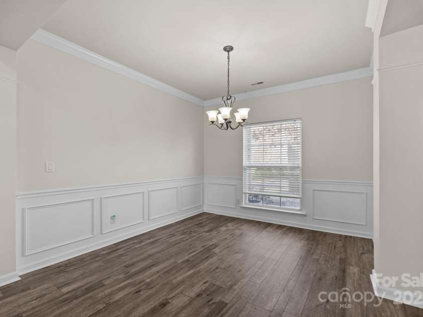 2426 Tory Oak Place, Matthews, NC 28105.  MLS# CAR4329901, YatesRealty ID 1648. Dining Room