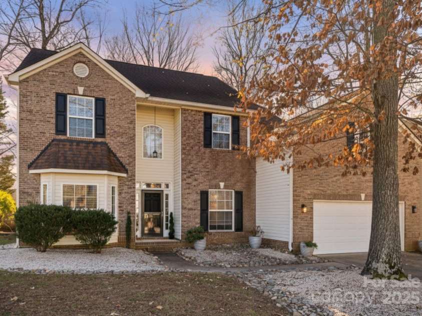 2426 Tory Oak Place, Matthews, NC 28105.  MLS# CAR4329901, YatesRealty ID 1648. Virtually Enhanced