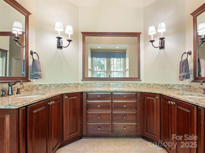 28 Beadle Lane, Asheville, NC 28803.  MLS# CAR4228463, YatesRealty ID 1648. 