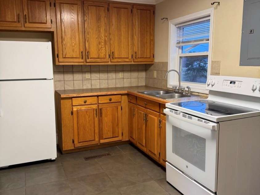 226 Shepherd Road, Mooresville, NC 28115.  MLS# CAR4374565, YatesRealty ID 16480. 