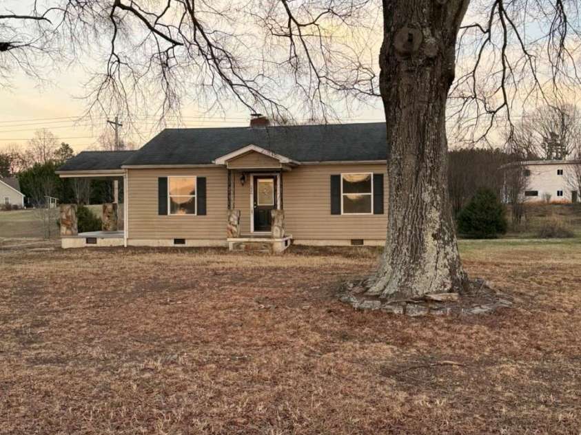 226 Shepherd Road, Mooresville, NC 28115.  MLS# CAR4374565, YatesRealty ID 16480. 
