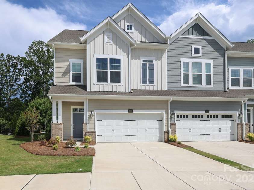 8221 Houser Street, Cornelius, NC 28031.  MLS# CAR4254950, YatesRealty ID 16480. 