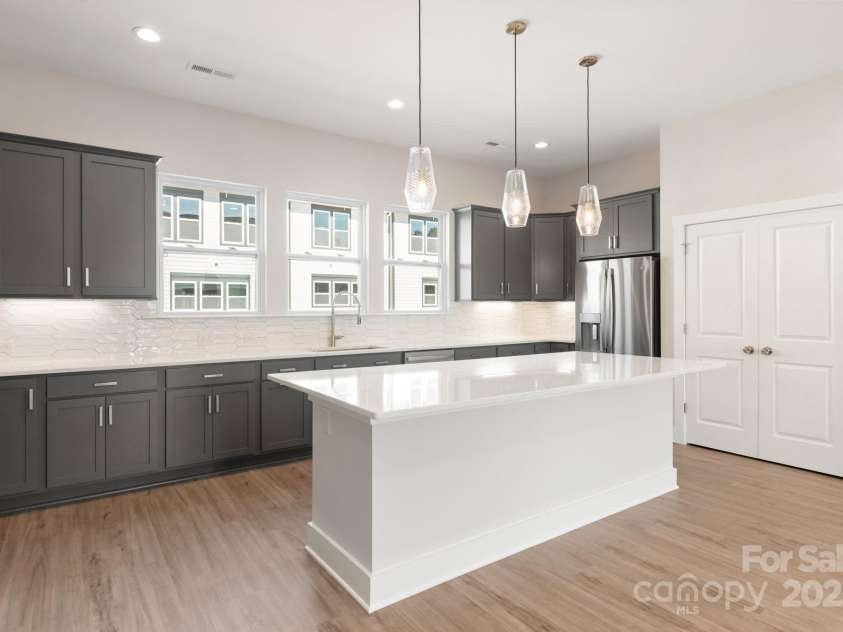 312 Ferebee Place, Charlotte, NC 28213.  MLS# CAR4141701, YatesRealty ID 16481. Kitchen