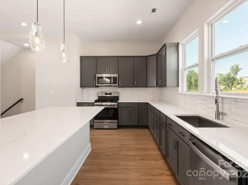 312 Ferebee Place, Charlotte, NC 28213.  MLS# CAR4141701, YatesRealty ID 16481. Kitchen